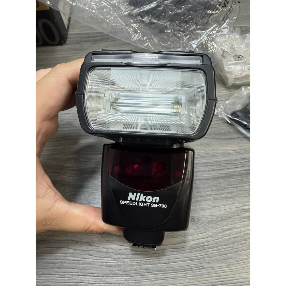 Nikon SB-700 Speedlight Camera Flash AF Photography Accessories W/ Case Tested
